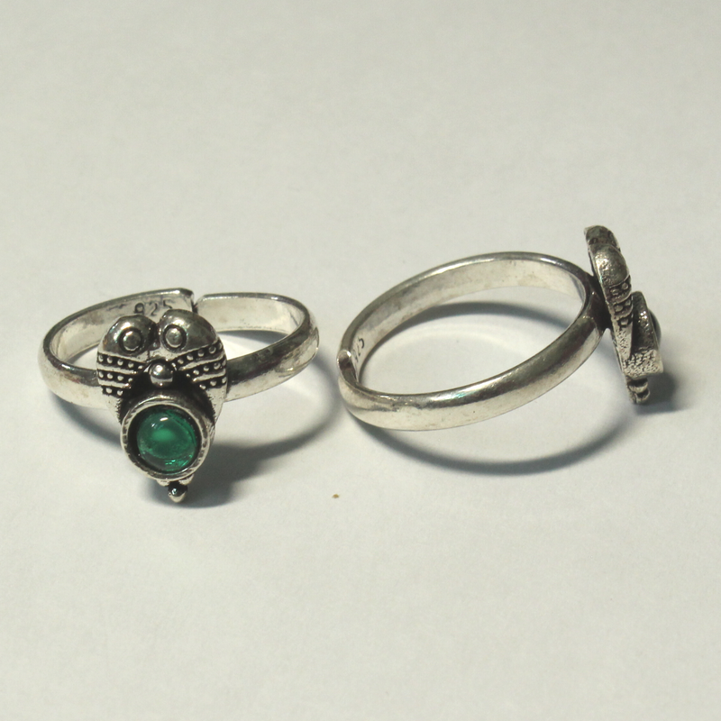 925 Sterling Silver Toe Ring In Green Stone