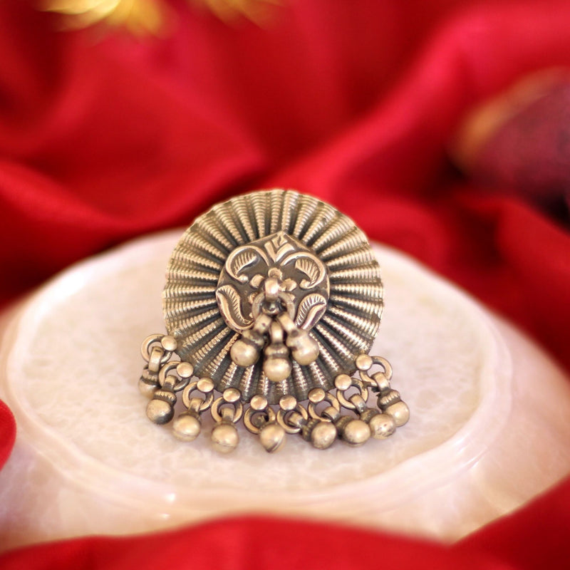 Golden Jadau Statement Ring / Sabyasachi Pearl Ring / Matte Gold Cocktail  Ring / Bridal Ring / Rajwadi Ring / Jadau Rajasthani Ring - Etsy