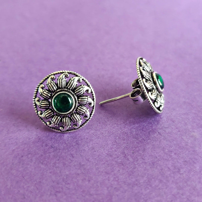 925 Sterling Silver Minimalist Flower Motif Studs Earring in Green Stone