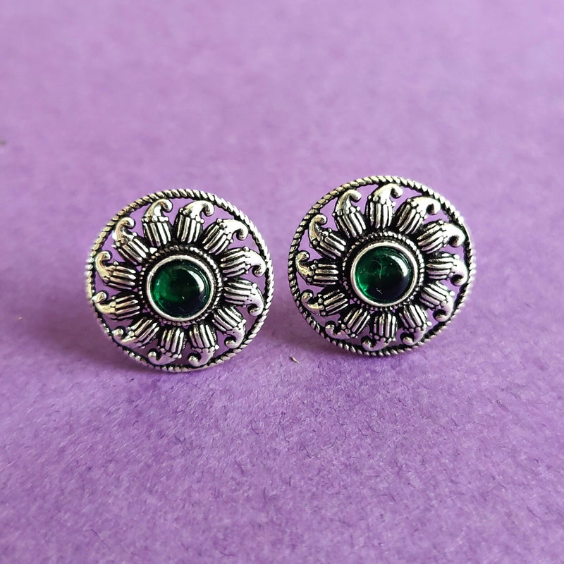 925 Sterling Silver Minimalist Flower Motif Studs Earring in Green Stone