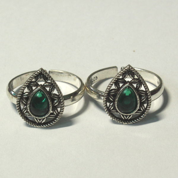 925 Sterling Silver Pear Shape Toe Ring In Green Stone